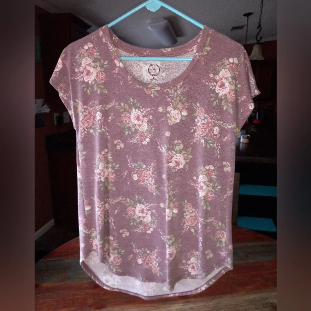 3 FLORAL Tops - Picture 4 of 4